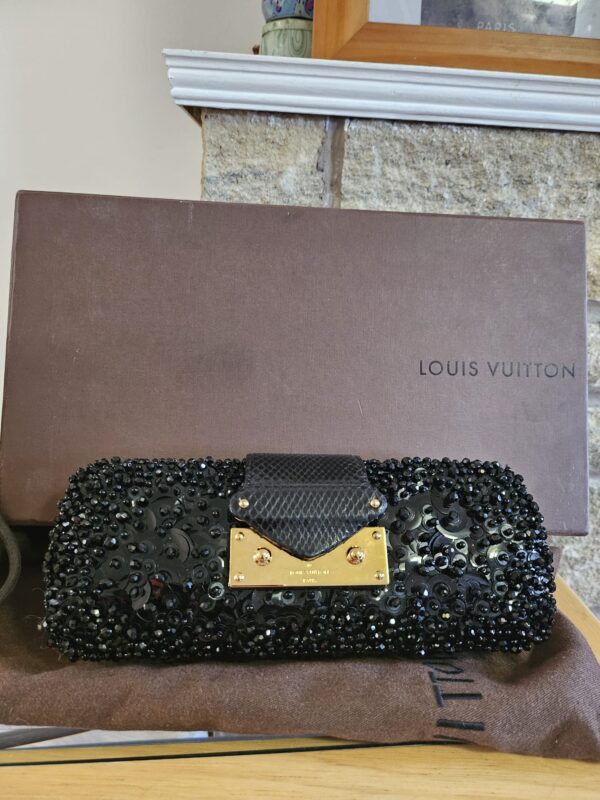 LOUIS VUITTON SEQUIN AYERS MINIAUDIERE TRESOR CLUTCH