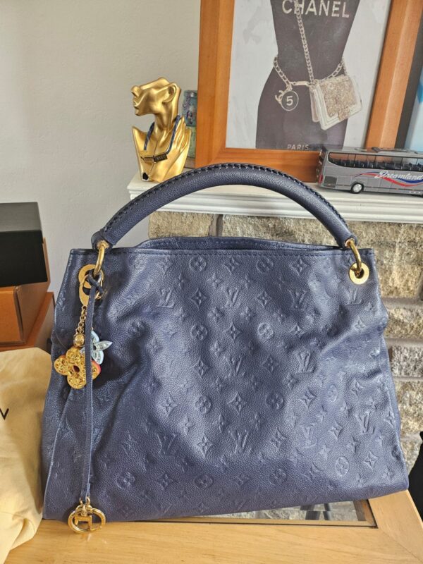 LOUIS VUITTON ARTSY MM - Image 7