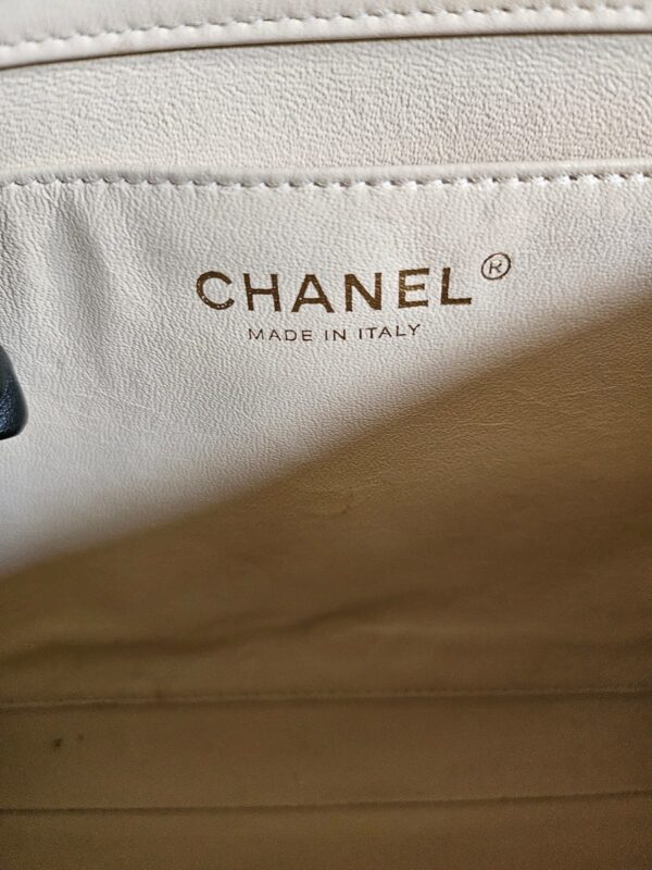 CHANEL CLASSIC SINGLE FLAP CLUTCH - Image 4