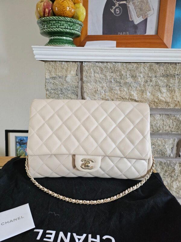 CHANEL CLASSIC SINGLE FLAP CLUTCH - Image 15