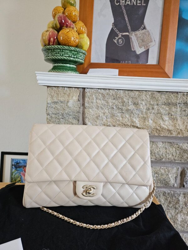 CHANEL CLASSIC SINGLE FLAP CLUTCH - Image 17