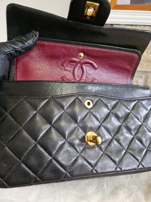 VINTAGE CHANEL CLASSIC DOUBLE FLAP IN SMALL - Image 2
