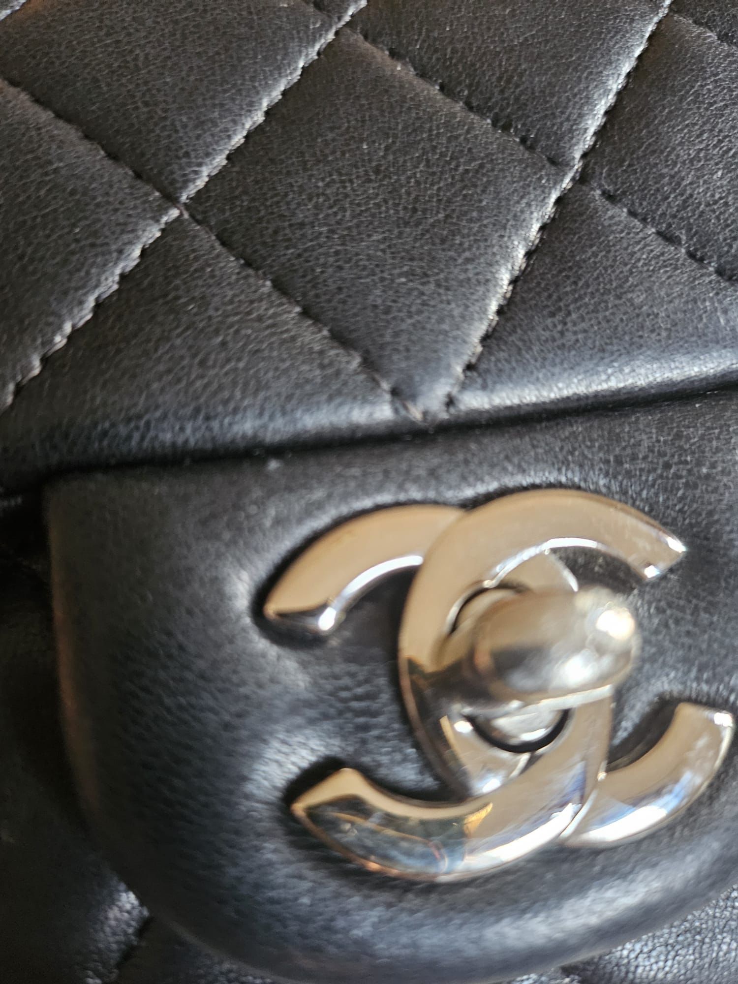 CHANEL MINI SQUARE FLAP - Image 10